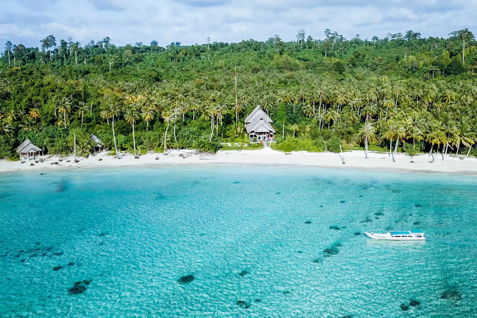 Hidden Bay Resort surrounded by Mentawai surf breaks